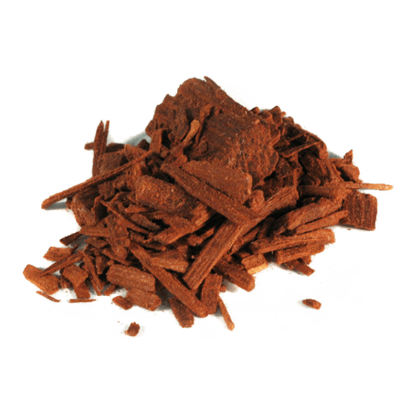 Сандаловое дерево на белом фоне