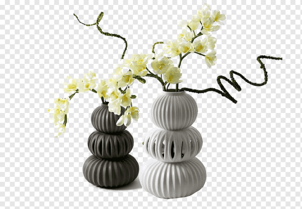 Декоративная ваза с цветами