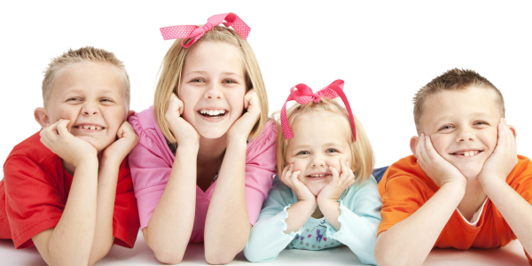 Ребенок улыбается