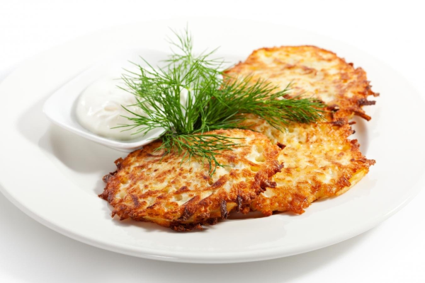 Драники картофельные со сметаной