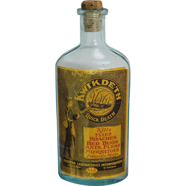 Бутылка самогона на прозрачном фоне