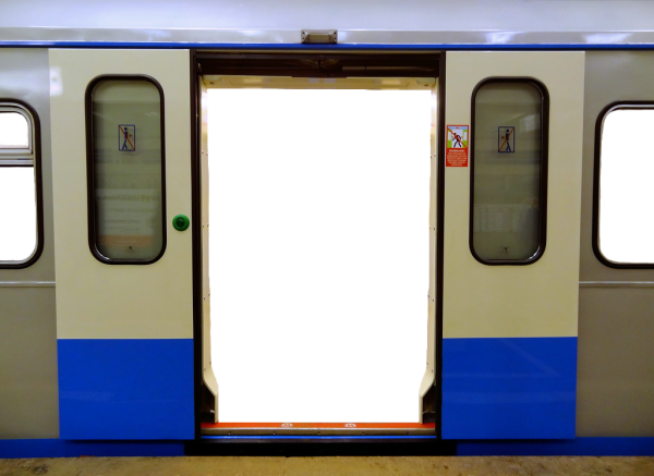 Двери номерного вагона метро