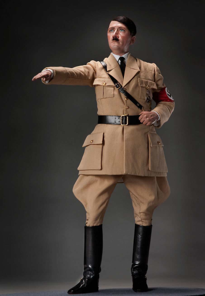 Adolf Hitler в полный рост