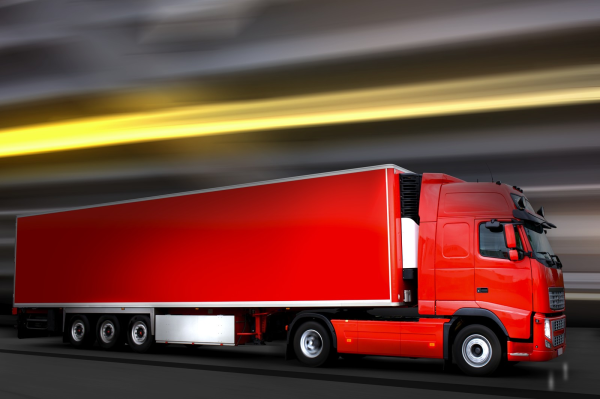 Красная грузовая машина