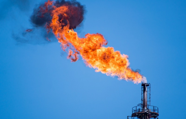 Факел сжигания попутного газа