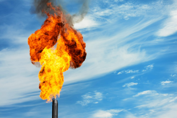 Попутный нефтяной ГАЗ факел