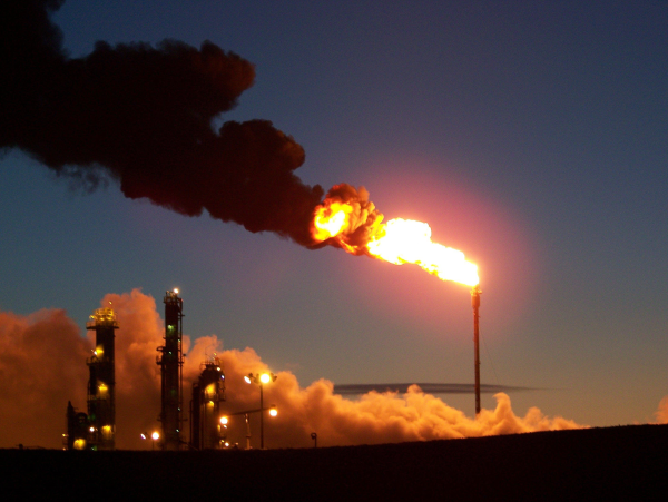 Попутный нефтяной ГАЗ факел
